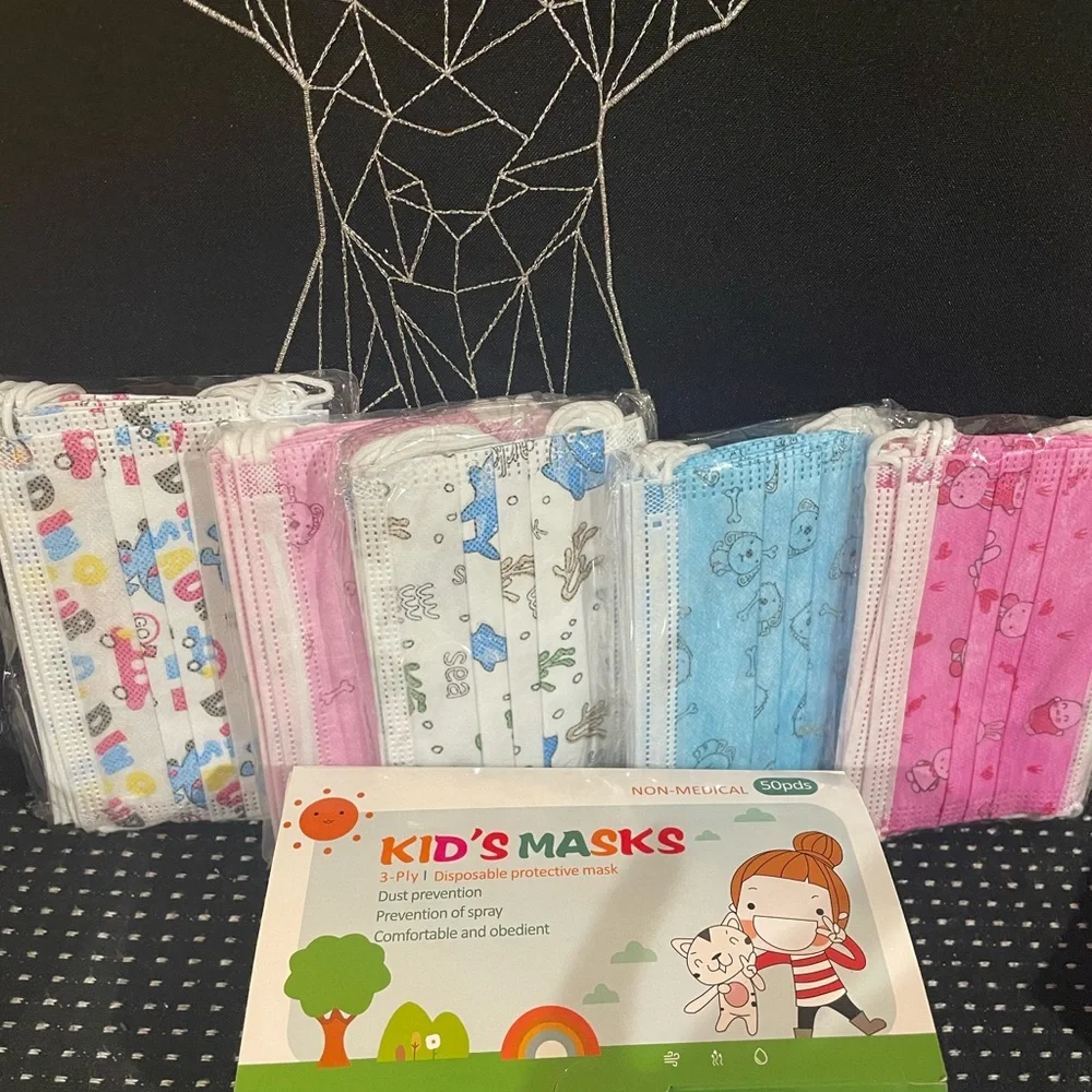 Kids designs Disposable box of 50 pieces